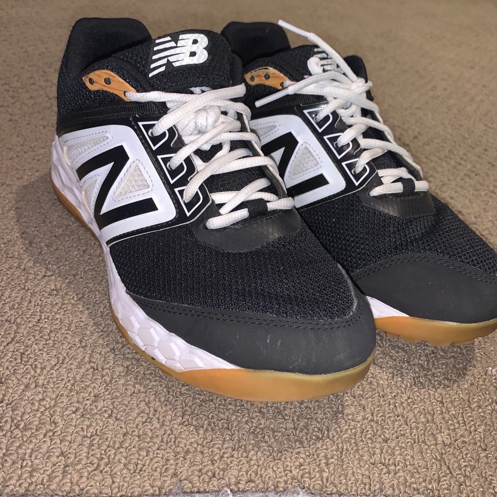 New balance men’s turf shoes size 7.5